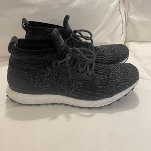 ADIDAS Ultra Boost Black  SIZE 11.5 US / 46 EU